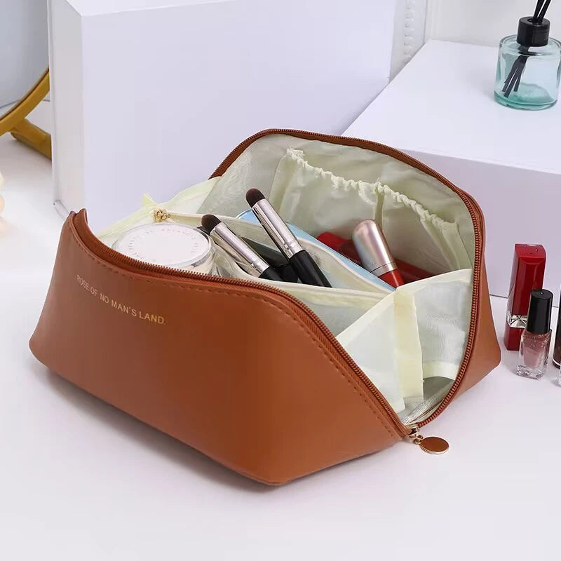 trousse de maquillage marron
