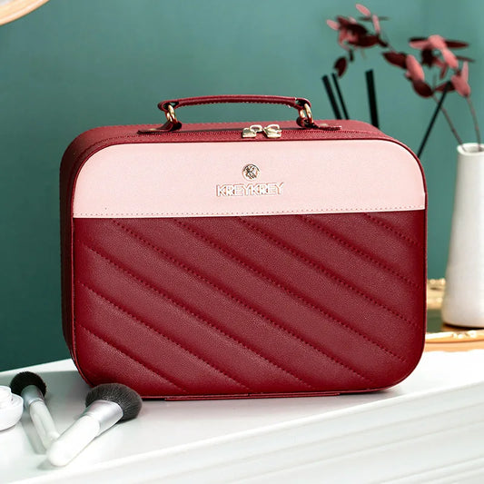 Trousse de toilette maquillage femme rouge