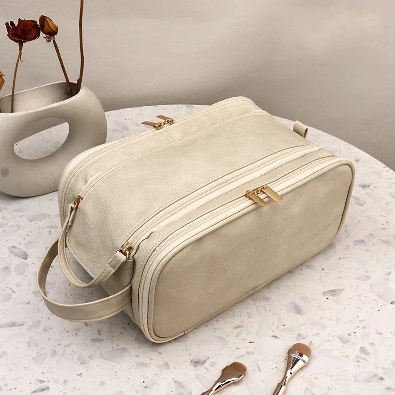 trousse de toilette femme beige