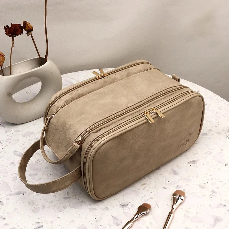 trousse de toilette femme brun