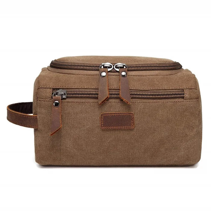Une trousse de toilette homme couleur marron