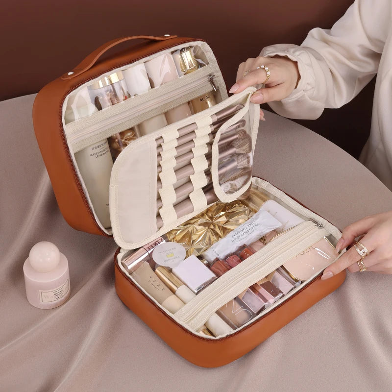trousse de toilette maquillage femme marron