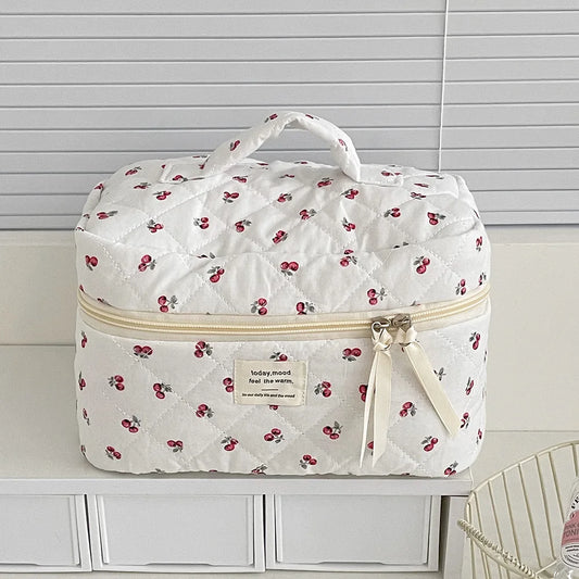 trousse de toilette matelassée cerise
